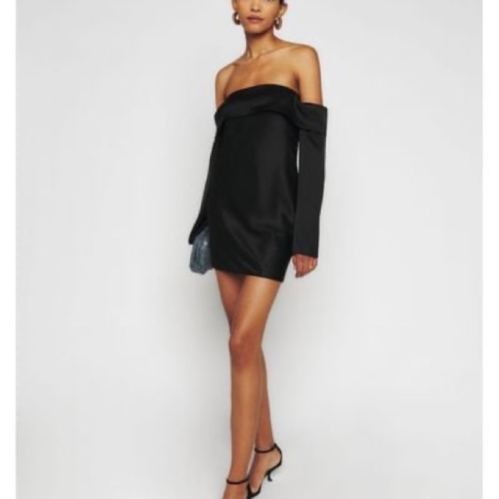 Reformation maves off the shoulder mini satin dress size xs worn once
